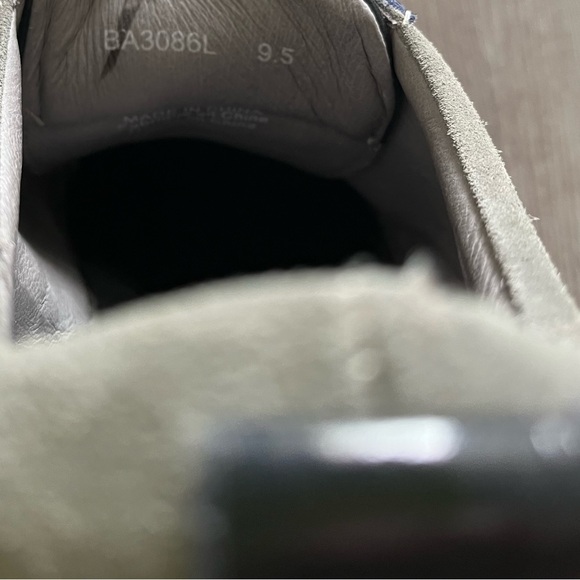 Badgley Mischka Stylish Gray Men's Sneakers - Picture 5 of 6